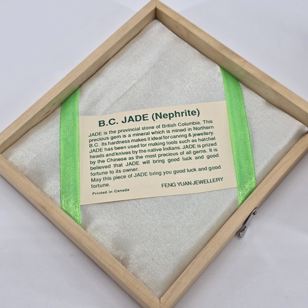 British Columbia Canadian Jade Bear Clock Hand Carved BC Nephrite Green Stone - Picture 8 of 10
